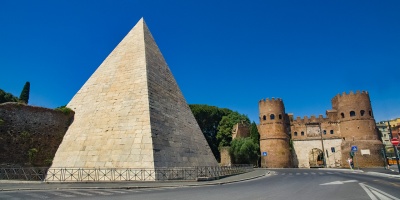 Ancient Roman Pyramid_ Rome Cabs RomeCabs