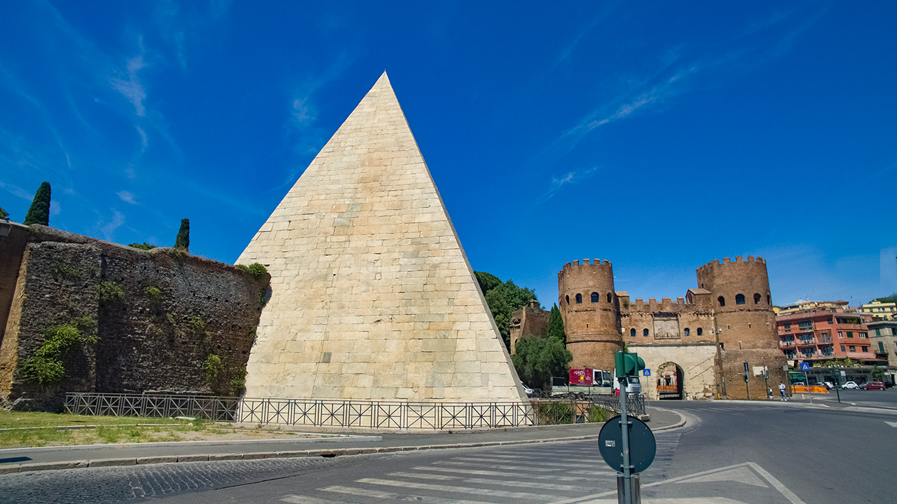 Pyramid in Rome private Tours RomeCabs