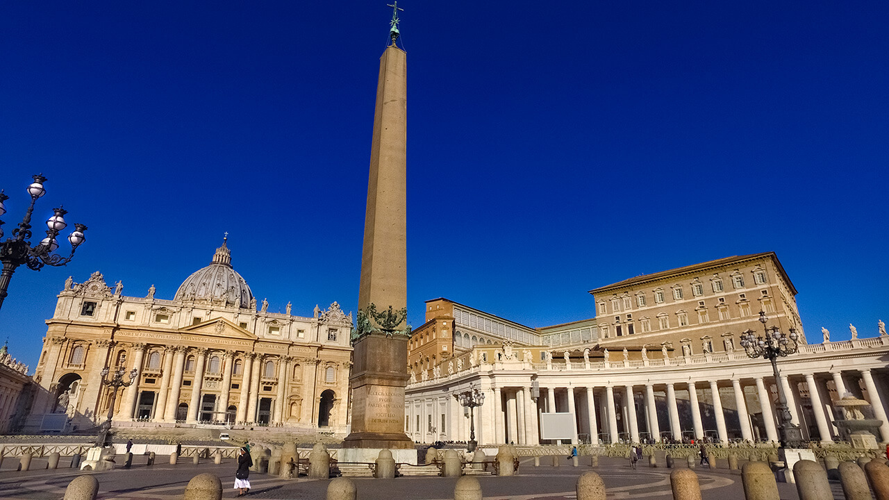 Saint Peter's Square Vatican Most Beautfiul Must See Squares in Rome private tours from Civitavecchia shore excursions RomeCabs